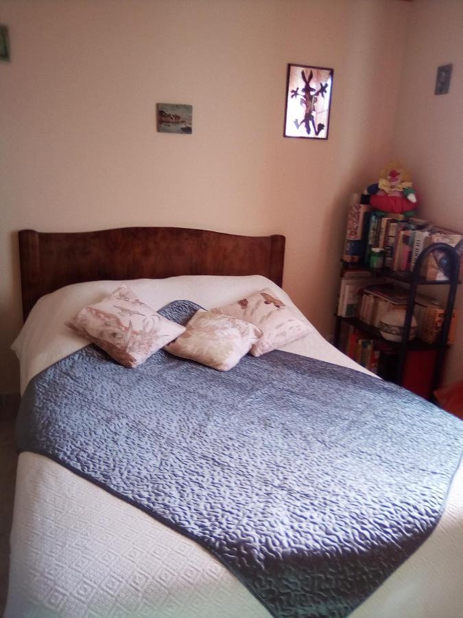 Chez Regine Et Gregoire Bed & Breakfast Marseille Exterior photo